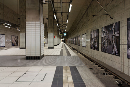 13 德国法兰克福地铁站.png
